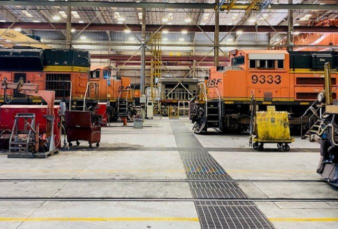 Locomotives inside the Barstow shop Locomotives inside the Barstow shop